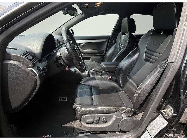 Audi a4 limousine 4.2 v8 rs 4 quattro | k-693-vj i - afbeelding 26 van  31