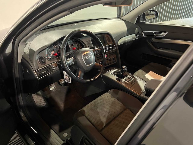 Audi a6 limousine 2.4 business, 68-rf-zj - afbeelding 2 van  17