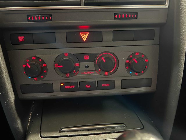 Audi a6 limousine 2.4 business, 68-rf-zj - afbeelding 5 van  17