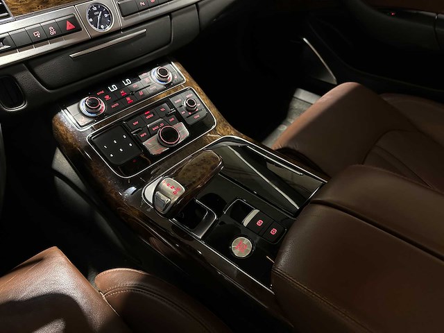 Audi a8 4.2 fsi v8 quattro pro line+ 371pk 2010, 3-xrx-91 youngtimer - afbeelding 21 van  62