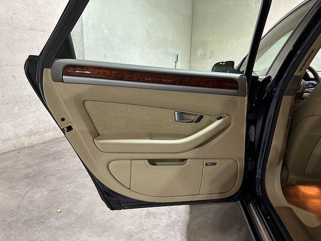 Audi a8 4.2 quattro pro line 350pk 2007, 25-xh-vz - afbeelding 39 van  47