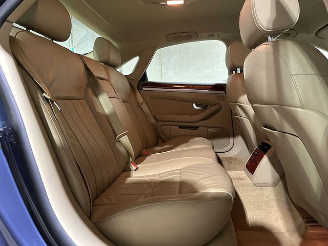 Audi a8 4.2 quattro pro line 350pk 2007, 25-xh-vz - afbeelding 42 van  47