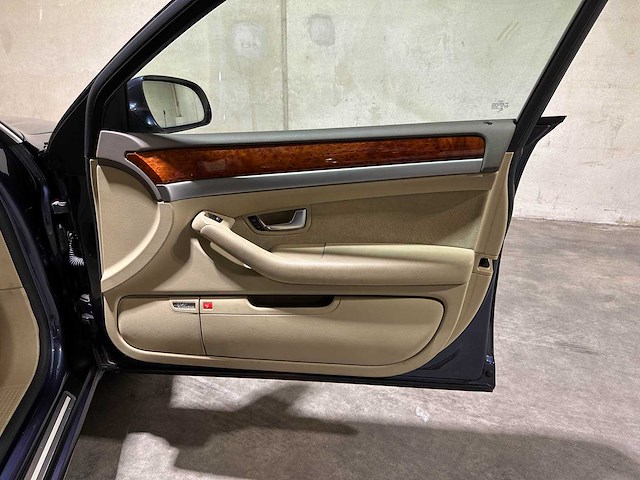 Audi a8 4.2 quattro pro line 350pk 2007, 25-xh-vz - afbeelding 23 van  47