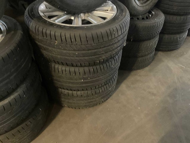 Audi autoband 245/45r18 (4x) - afbeelding 4 van  4
