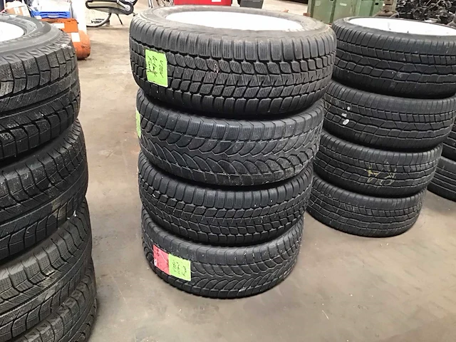 Audi / bridgestone velgen met banden (4x) - afbeelding 2 van  5