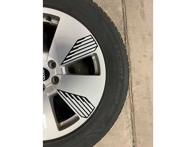 Audi e-tron 19” speedline set á 4 stuks lichtmetalen velgen met winterbanden - afbeelding 3 van  8