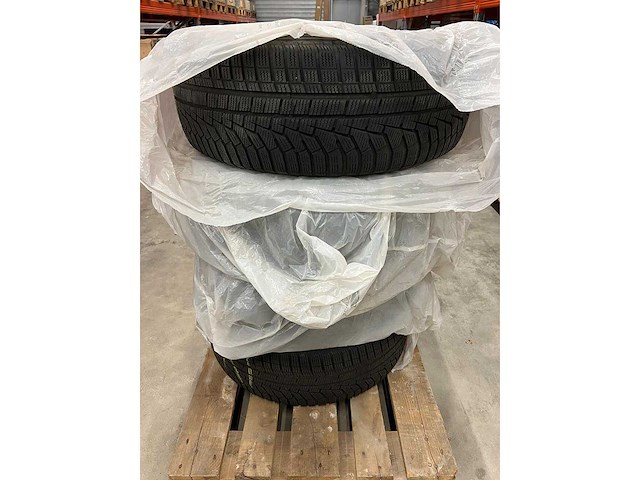 Audi e-tron 19” speedline set á 4 stuks lichtmetalen velgen met winterbanden - afbeelding 4 van  8