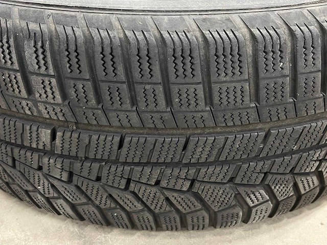 Audi e-tron 19” speedline set á 4 stuks lichtmetalen velgen met winterbanden - afbeelding 5 van  8