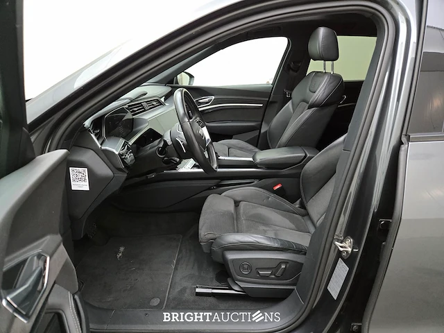 Audi e-tron 50 e-tron launch edition black quattro 71 kwh 313pk 2019 (origineel-nl), g-918-vx - afbeelding 41 van  43