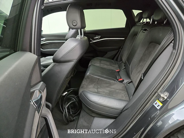 Audi e-tron 50 e-tron launch edition black quattro 71 kwh 313pk 2019 (origineel-nl), g-918-vx - afbeelding 43 van  43