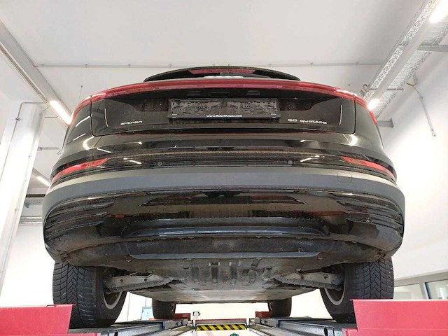 Audi e-tron 50 quattro 71 kwh 230kw automaat 2022 - afbeelding 10 van  14