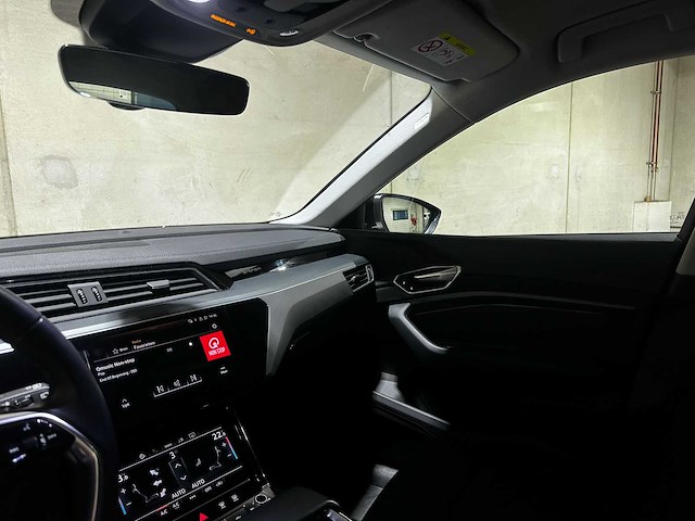 Audi e-tron 50 quattro business edition 313pk 2020 (origineel-nl), j-761-ns - afbeelding 13 van  44