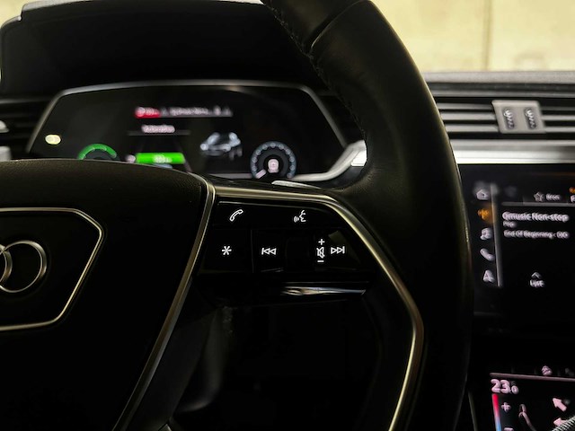 Audi e-tron 50 quattro business edition 313pk 2020 (origineel-nl), j-761-ns - afbeelding 17 van  44