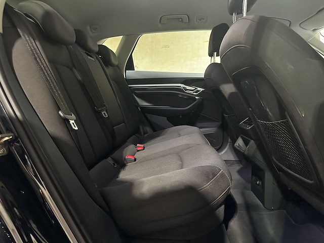 Audi e-tron 50 quattro business edition 313pk 2020 (origineel-nl), j-761-ns - afbeelding 33 van  44