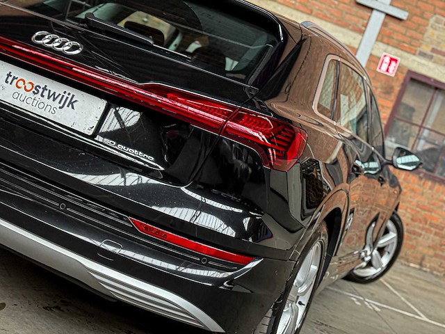 Audi e-tron 50 quattro business edition 71 kwh 313pk 2020, k-422-jj - afbeelding 8 van  87