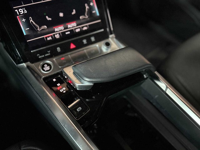 Audi e-tron 50 quattro business edition 71 kwh 313pk 2020, k-422-jj - afbeelding 57 van  87