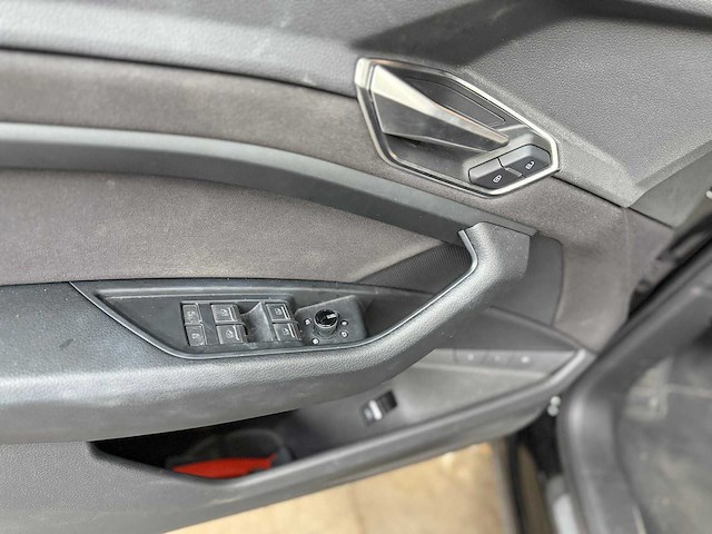 Audi e-tron 50 quattro business edition 71 kwh 313pk 2020, k-422-jj - afbeelding 60 van  87