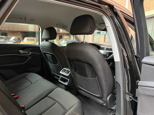 Audi e-tron 50 quattro business edition 71 kwh 313pk 2020, k-422-jj - afbeelding 77 van  87