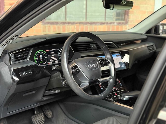 Audi e-tron 50 quattro business edition 71 kwh 313pk 2020, k-422-jj - afbeelding 44 van  87