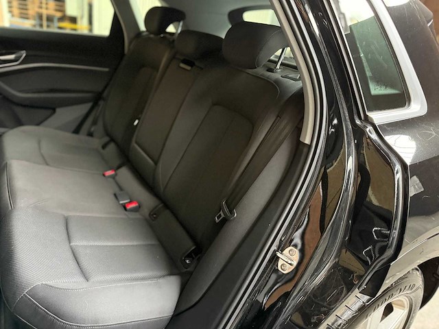 Audi e-tron 50 quattro business edition 71 kwh 313pk 2020, k-422-jj - afbeelding 68 van  87