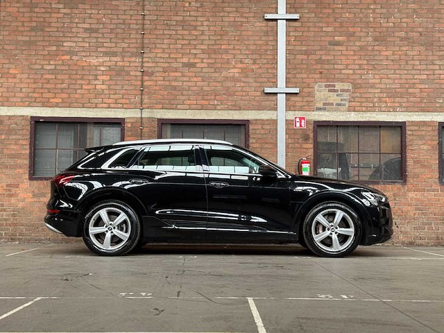 Audi e-tron 50 quattro business edition 71 kwh 313pk 2020, k-422-jj - afbeelding 31 van  87
