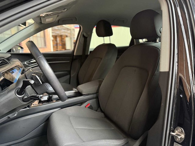 Audi e-tron 50 quattro business edition 71 kwh 313pk 2020, k-422-jj - afbeelding 62 van  87