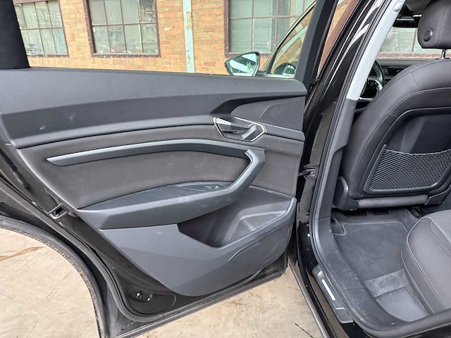 Audi e-tron 50 quattro business edition 71 kwh 313pk 2020, k-422-jj - afbeelding 64 van  87