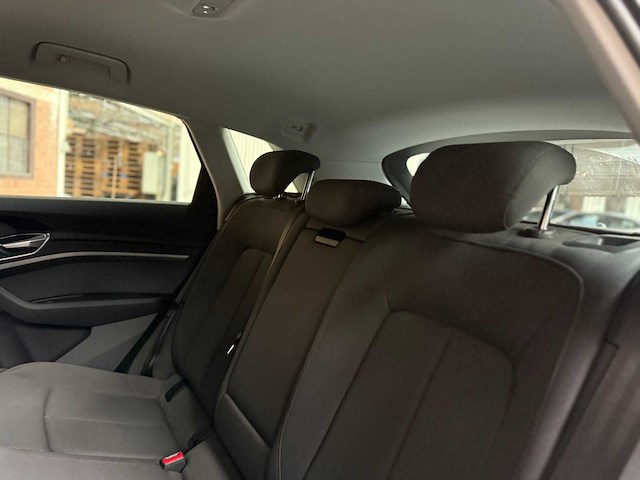 Audi e-tron 50 quattro business edition 71 kwh 313pk 2020, k-422-jj - afbeelding 69 van  87