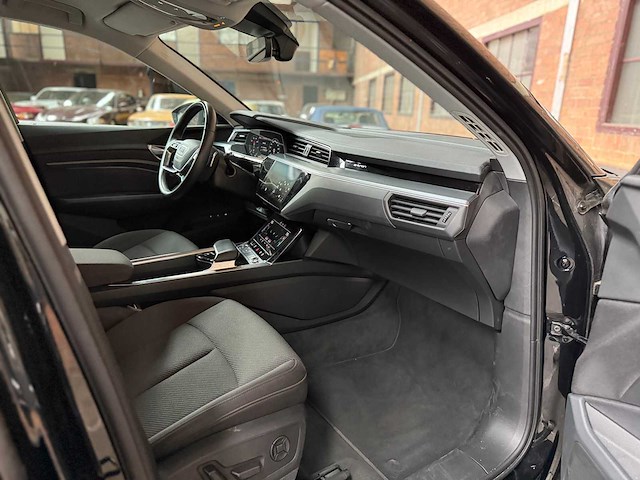 Audi e-tron 50 quattro business edition 71 kwh 313pk 2020, k-422-jj - afbeelding 82 van  87