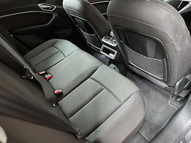 Audi e-tron 50 quattro business edition 71 kwh 313pk 2020 (origineel-nl+1e eigenaar), k-238-jj - afbeelding 37 van  51