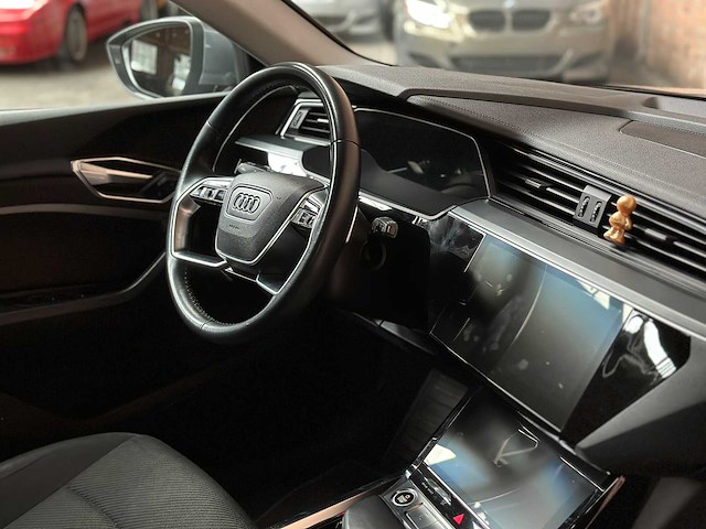 Audi e-tron 50 quattro business edition 71 kwh 313pk 2020 (origineel-nl+1e eigenaar), k-238-jj - afbeelding 41 van  51