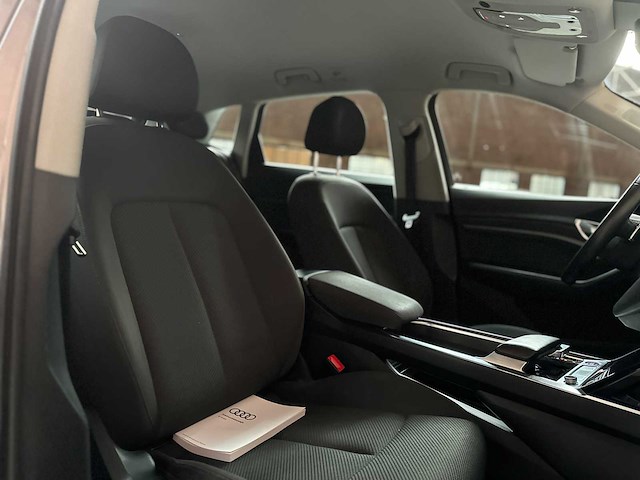Audi e-tron 50 quattro business edition 71 kwh 313pk 2020 (origineel-nl+1e eigenaar), k-238-jj - afbeelding 42 van  51