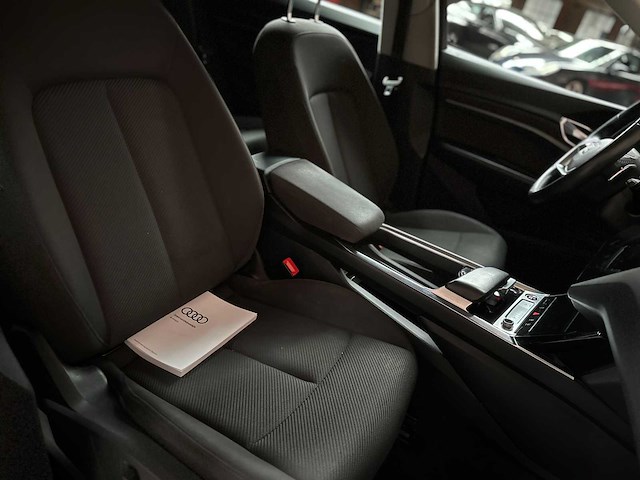 Audi e-tron 50 quattro business edition 71 kwh 313pk 2020 (origineel-nl+1e eigenaar), k-238-jj - afbeelding 43 van  51