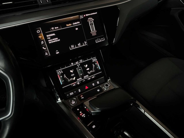 Audi e-tron 50 quattro edition 71 kwh 313pk 2020 (origineel-nl + 1e eigenaar), j-904-hf - afbeelding 19 van  42