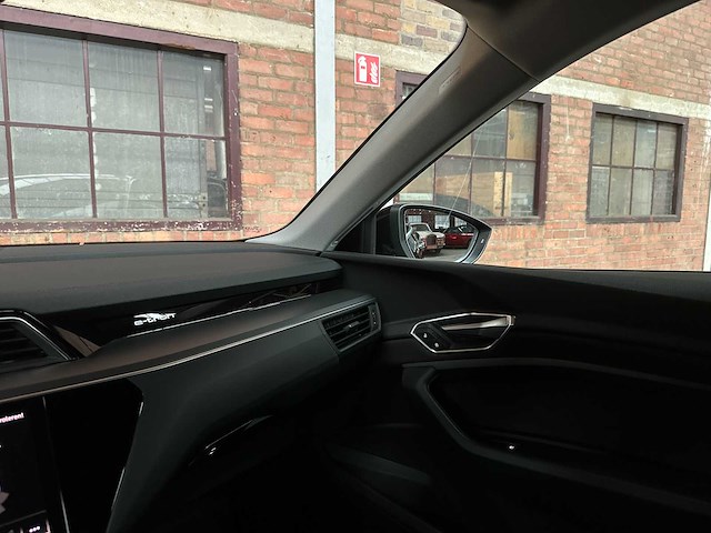 Audi e-tron 50 quattro edition 71 kwh 313pk 2020 (origineel-nl + 1e eigenaar), j-904-hf - afbeelding 21 van  42