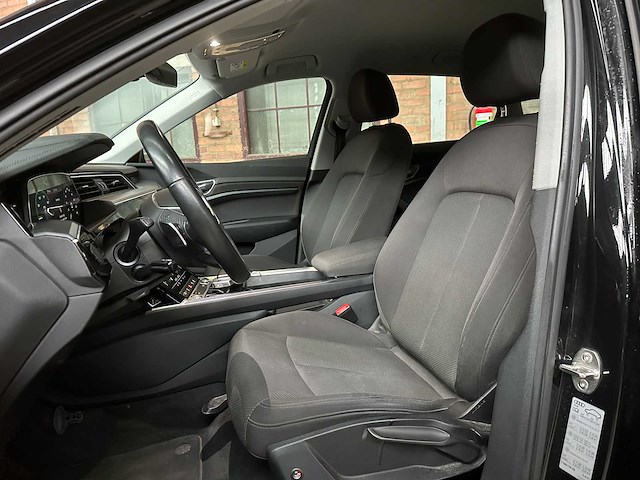 Audi e-tron 50 quattro edition 71 kwh 313pk 2020 (origineel-nl + 1e eigenaar), j-904-hf - afbeelding 31 van  42