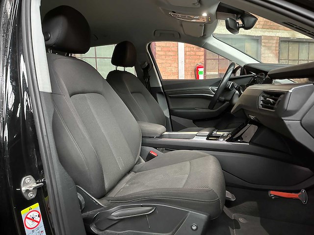 Audi e-tron 50 quattro edition 71 kwh 313pk 2020 (origineel-nl + 1e eigenaar), j-904-hf - afbeelding 35 van  42