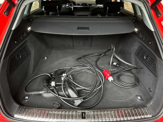 Audi e-tron 50 quattro edition 71 kwh 313pk 2020 (origineel-nl), j-388-ll - afbeelding 27 van  43