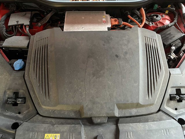 Audi e-tron 50 quattro edition 71 kwh 313pk 2020 (origineel-nl), j-388-ll - afbeelding 32 van  43