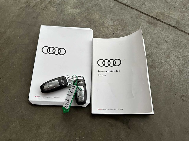 Audi e-tron 50 quattro edition 71 kwh 313pk 2020 (origineel-nl), j-388-ll - afbeelding 38 van  43