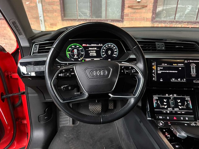 Audi e-tron 50 quattro edition 71 kwh 313pk 2020 (origineel-nl), j-388-ll - afbeelding 13 van  43