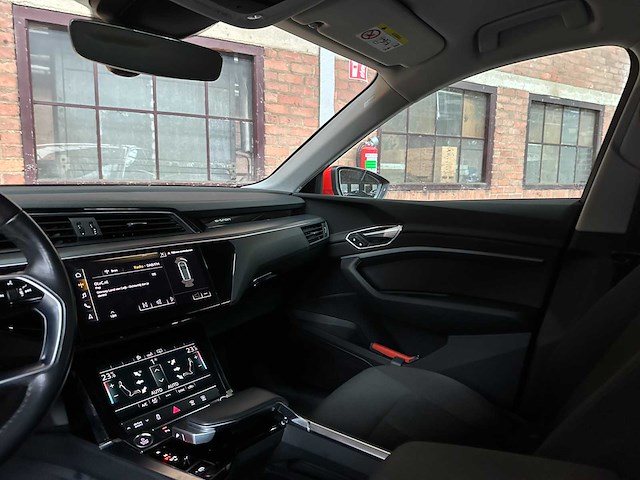 Audi e-tron 50 quattro edition 71 kwh 313pk 2020 (origineel-nl), j-388-ll - afbeelding 14 van  43