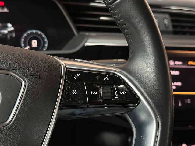 Audi e-tron 50 quattro launch edition 71 kwh 313pk 2020 (origineel-nl & 1e eigenaar), j-840-lr - afbeelding 16 van  63