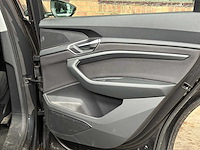 Audi e-tron 50 quattro launch edition 71 kwh 313pk 2020 (origineel-nl & 1e eigenaar), j-840-lr - afbeelding 46 van  63