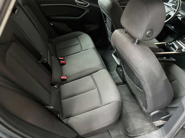 Audi e-tron 50 quattro launch edition 71 kwh 313pk 2020 (origineel-nl & 1e eigenaar), j-840-lr - afbeelding 50 van  63