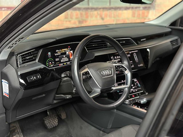 Audi e-tron 50 quattro launch edition 71 kwh 313pk 2020 (origineel-nl & 1e eigenaar), j-840-lr - afbeelding 11 van  63