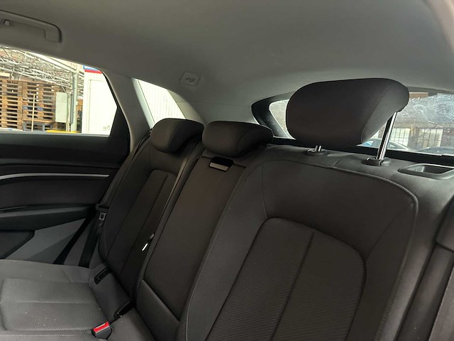 Audi e-tron 50 quattro launch edition 71 kwh 313pk 2020 (origineel-nl & 1e eigenaar), j-840-lr - afbeelding 38 van  63