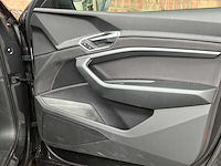 Audi e-tron 50 quattro launch edition 71 kwh 313pk 2020 (origineel-nl & 1e eigenaar), j-840-lr - afbeelding 51 van  63