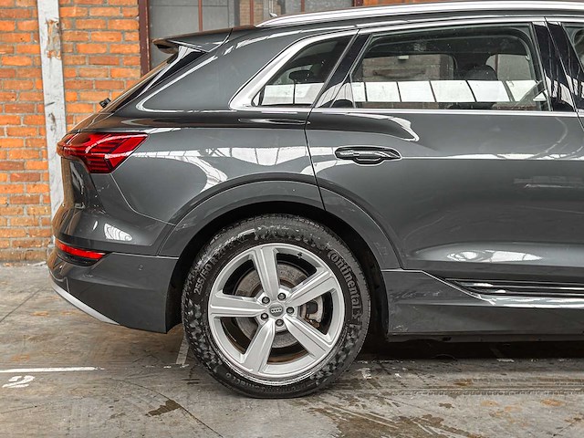 Audi e-tron 50 quattro launch edition 71 kwh 313pk 2020 (origineel-nl & 1e eigenaar), j-840-lr - afbeelding 2 van  63