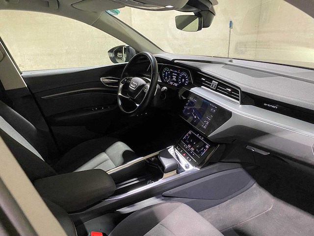 Audi e-tron 50 quattro launch edition 71 kwh 313pk 2020 (origineel-nl & 1e eigenaar), j-980-hf - afbeelding 13 van  34